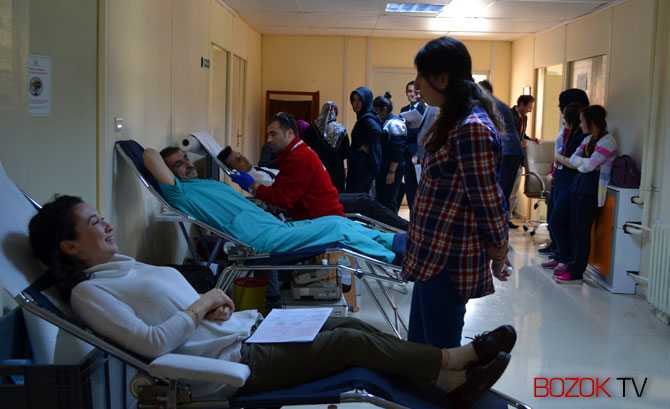 Sağlık Çalışanları Kan Bağışında Bulundu