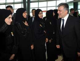 Cumhurbaşkanı Abdullah Gül resmi temaslarda bulunmak için BAEye gitti. Son resmi ziyareti Demirel 1997 yılında yapmıştı