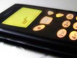 Snake 97 adı verilen uygulama, Nokia 5110un hantal tuşlarını ve yeşil ekranını bugünün akıllı telefonlarına taşıyor