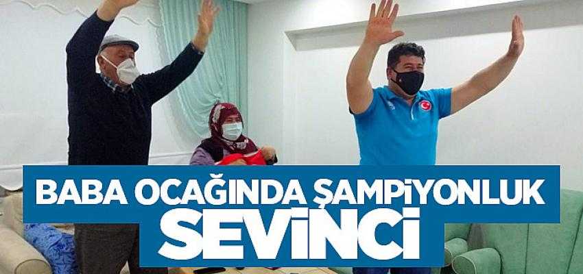 Rıza Kayaalp'in baba ocağında şampiyonluk sevinci, yerlerinde duramadılar