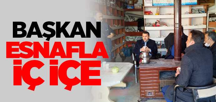 Başkan Yalçın esnafla iç içe