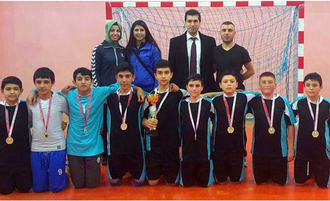 Hentbolun Galibi Cumhuriyet