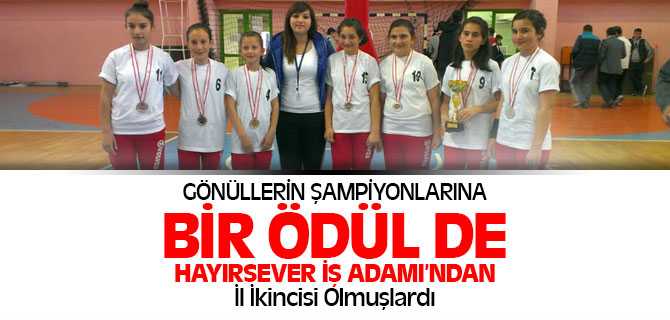 Karaveli Ortaokulu Öğrencilerine Hayırsever İş Adamı Şahin'den Destek