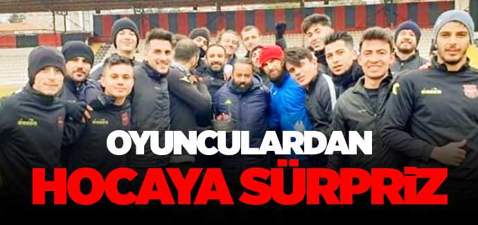 Yozgatspor'lu oyunculardan Nihat hocaya sürpriz