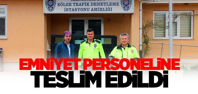Akdağmadeni Belediyesi Emniyet personeline şeffaf yüz siperi teslim etti