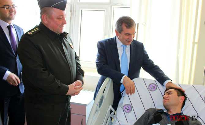 Akdağnadeni'nde Kaza Yapan Askerlere Vali Geçmiş  Olsun Ziyaretinde Bulundu