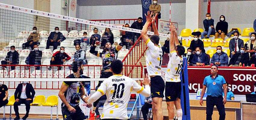 Sorgun Belediyespor Voleybol takımı rakibine set vermedi