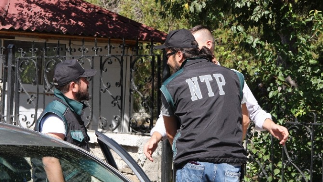 Okul Önlerinde Uyuşturucu Denetimi